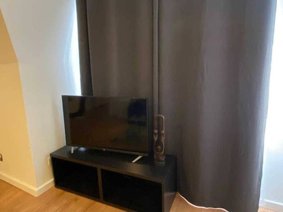 Stunning One B/R Apartment - City Centre Лидс Экстерьер фото