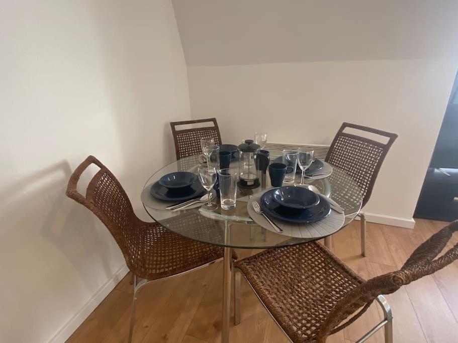 Stunning One B/R Apartment - City Centre Лидс Экстерьер фото